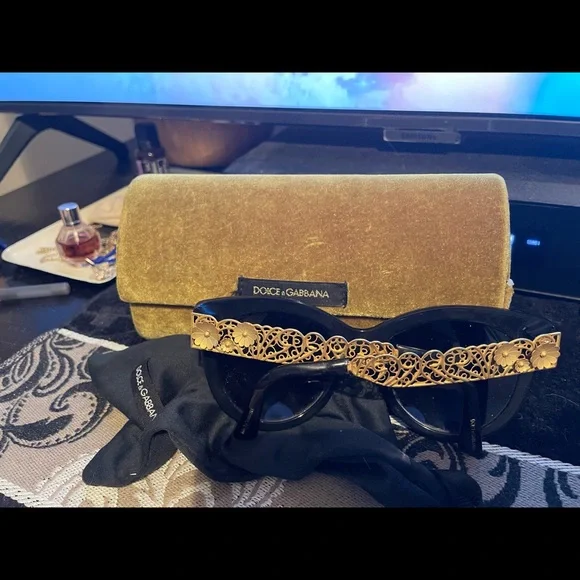 DOLCE & Gabbana filagree CAT EYE sunglasses NWOT Dolce and Gabbana Sunglasses Cat-Eyes – MAUVE main image 4